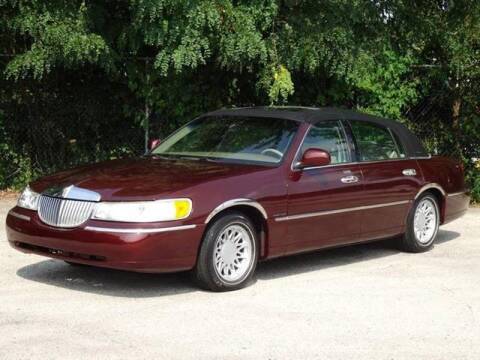 2000 Lincoln Town Car for sale at Kaners Motor Sales in Huntingdon Valley PA