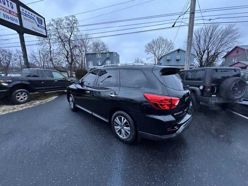 2019 Nissan Pathfinder SV