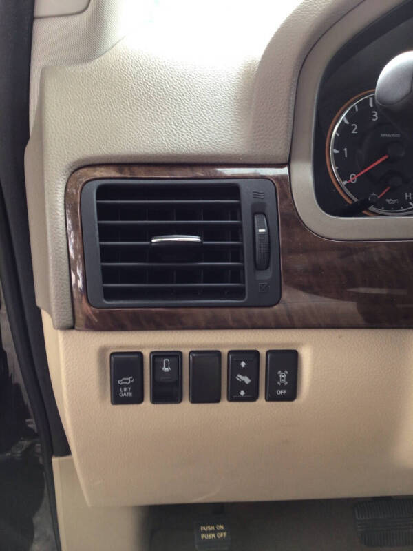 2011 Nissan Armada Platinum