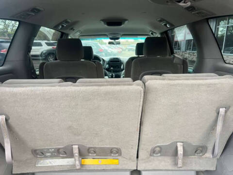 2004 Toyota Sienna LE 7 Passenger
