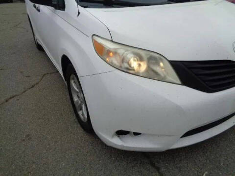 2011 Toyota Sienna Base 7-Passenger