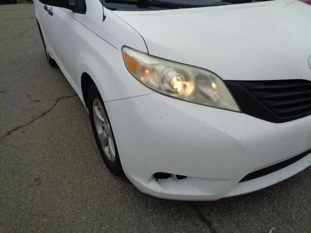 2011 Toyota Sienna Base 7-Passenger