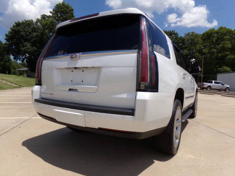 2016 Cadillac Escalade Luxury Collection