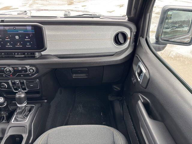 2024 Jeep Gladiator NightHawk