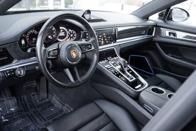2023 Porsche Panamera 4