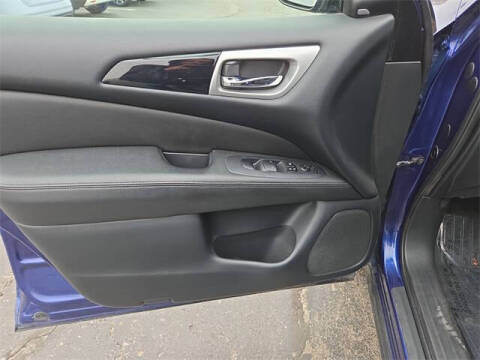 2019 Nissan Pathfinder SV