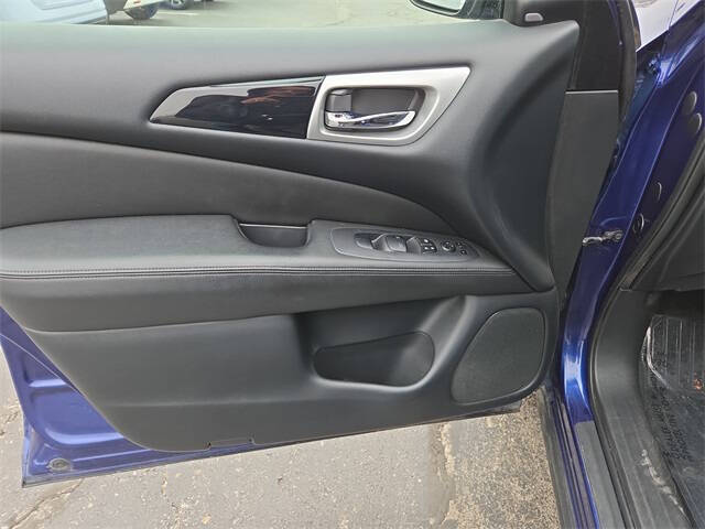 2019 Nissan Pathfinder SV