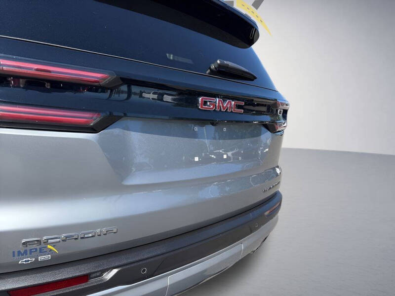 2025 GMC Acadia Elevation