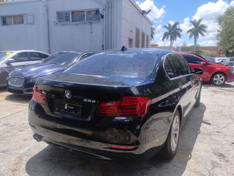 2016 BMW 5 Series 528i