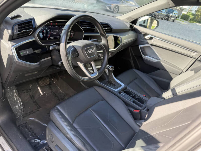 2023 Audi Q3 quattro S line Premium 45 TFSI