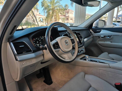 2016 Volvo XC90 T8 eAWD Momentum