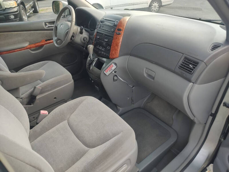 2008 Toyota Sienna XLE