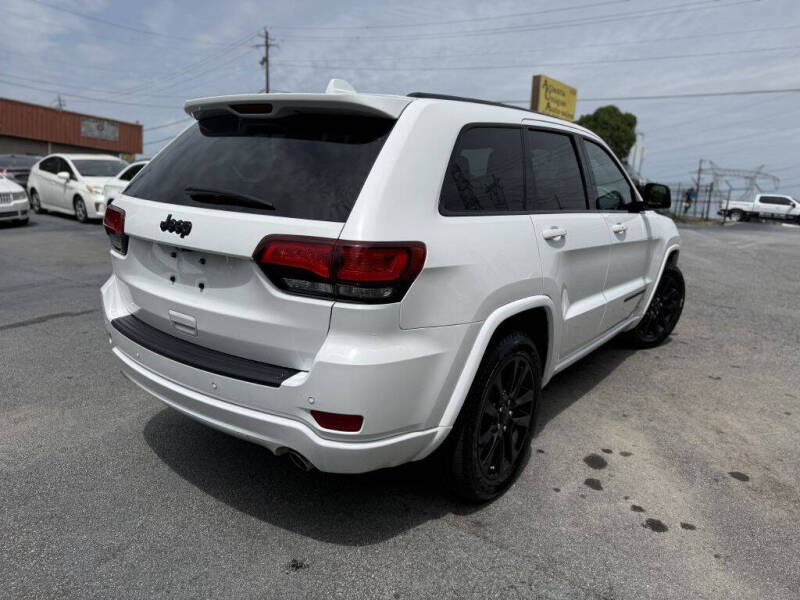 2019 Jeep Grand Cherokee Laredo