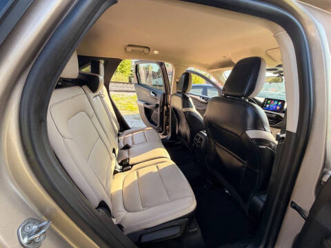 2020 Ford Escape SEL