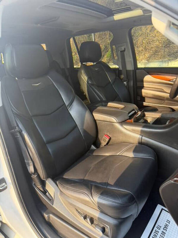2018 Cadillac Escalade Luxury