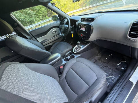 2017 Kia Soul +