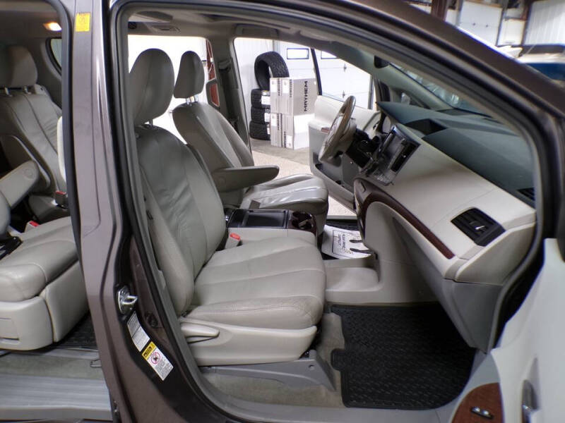 2011 Toyota Sienna XLE 7-Passenger