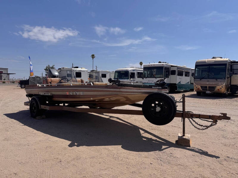 1981 Cajun Bass Boat