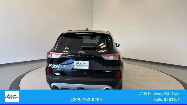 2020 Ford Escape Titanium