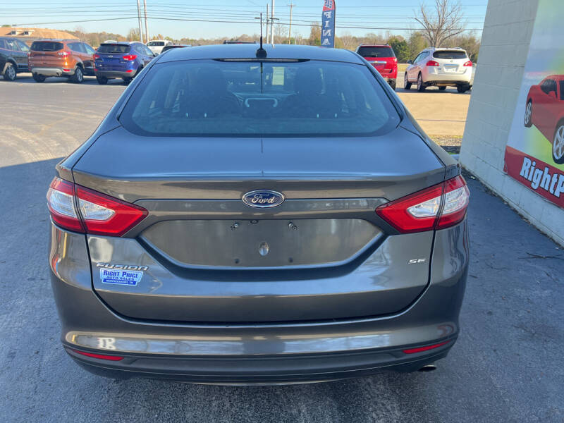 2016 Ford Fusion SE