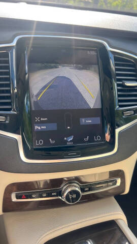 2016 Volvo XC90 T6 Momentum