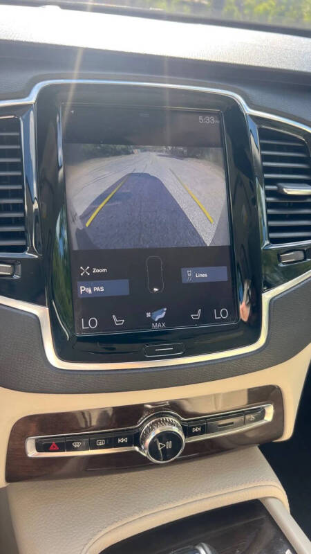 2016 Volvo XC90 T6 Momentum