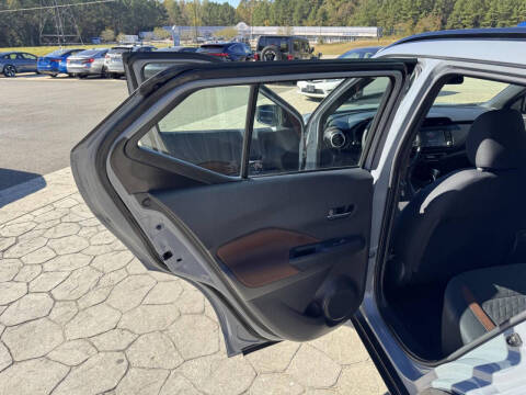 2023 Nissan Kicks SR