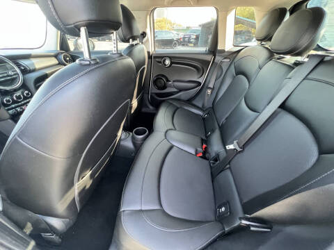 2015 MINI Hardtop 4 Door Cooper