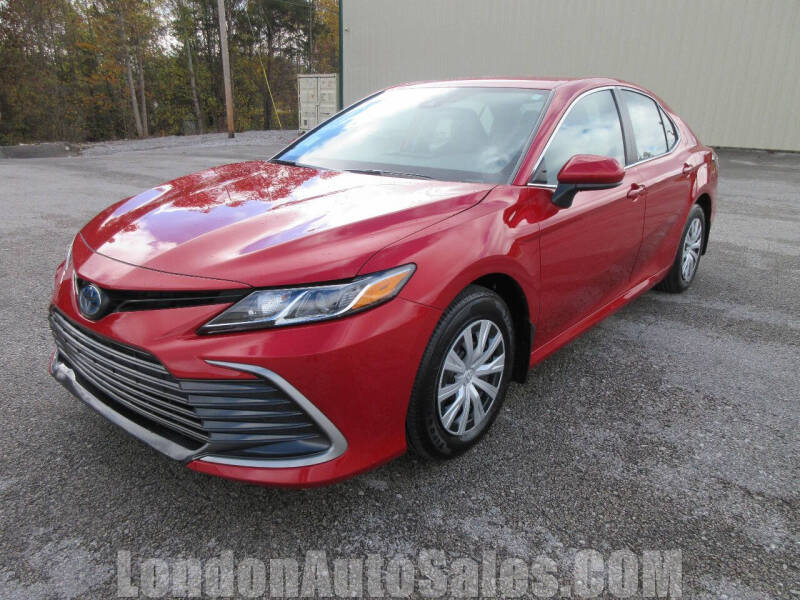 2023 Toyota Camry LE's photo
