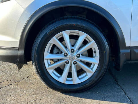 2017 Nissan Rogue Sport SV