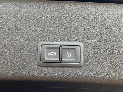 2021 Audi e-tron quattro Premium