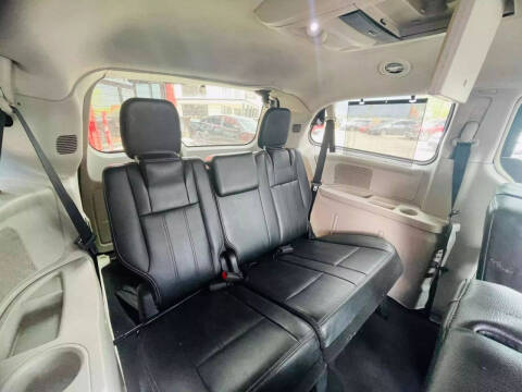 2013 Chrysler Town and Country Touring-L