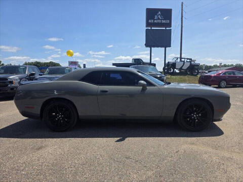 2017 Dodge Challenger SXT