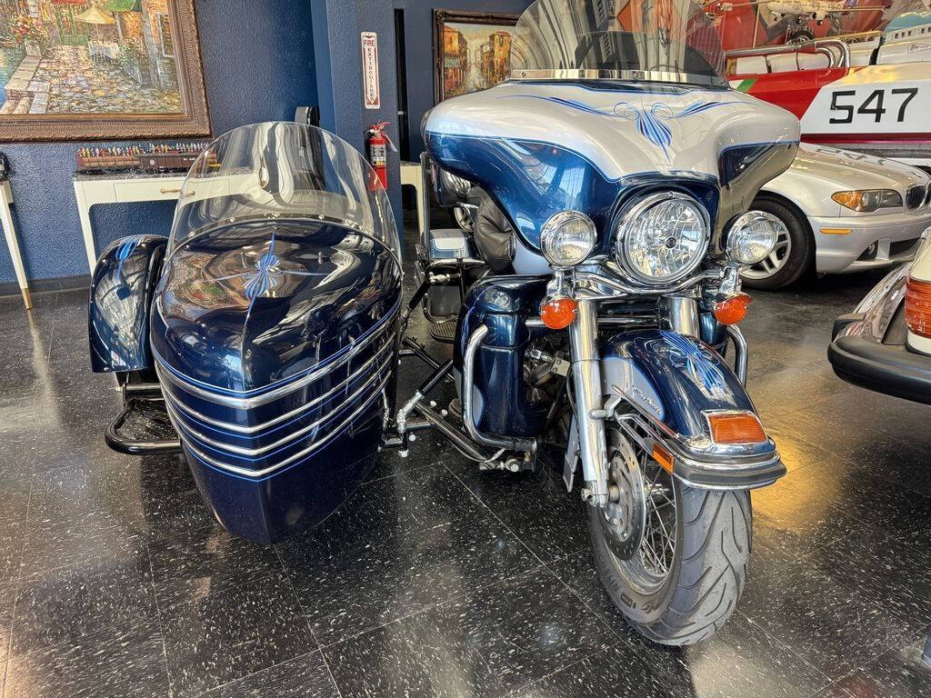 2002 Harley-Davidson® FLHTC - Electra Glide® Cl 2