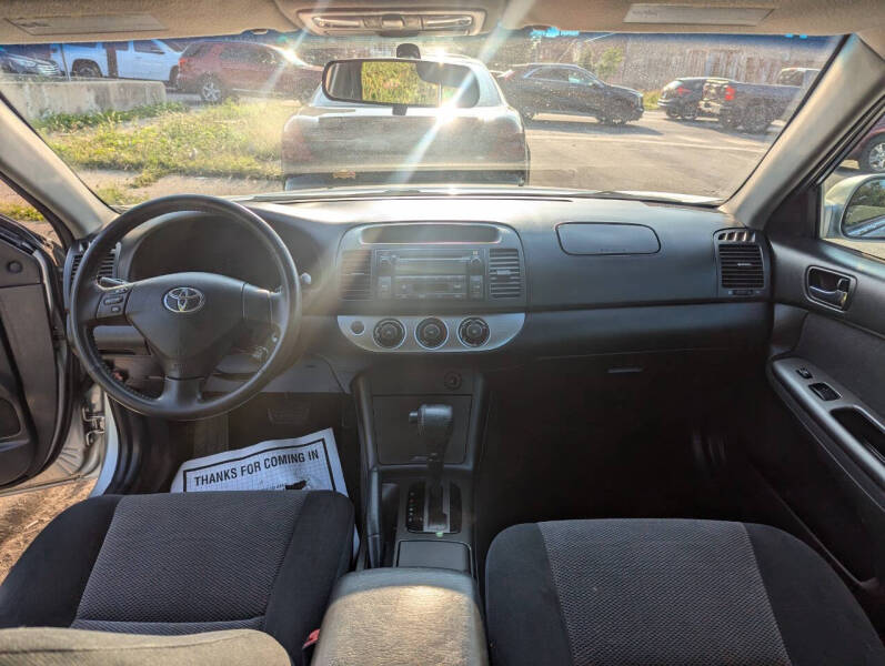 2005 Toyota Camry SE photo 9