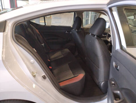 2025 Nissan Versa SR