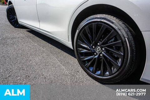 2024 Lexus ES 300h Luxury