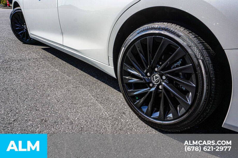 2024 Lexus ES 300h Luxury