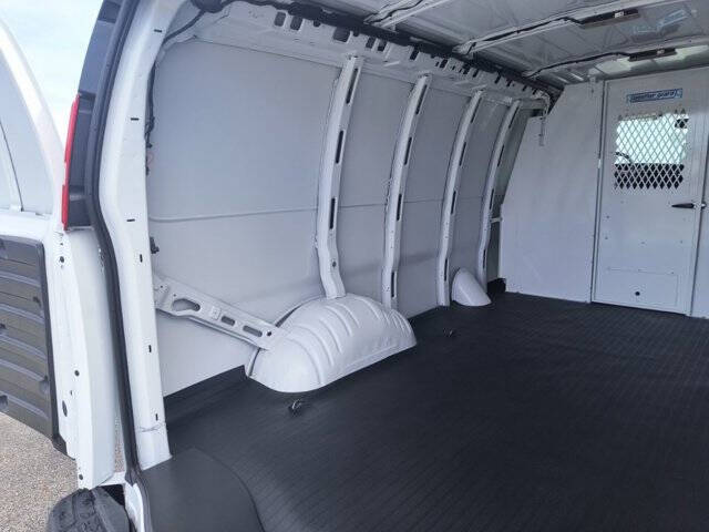 2026 Chevrolet Express Cargo Work Van - Photo 19