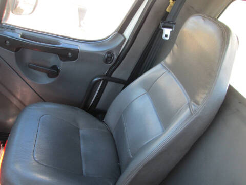 2005 Freightliner Business class M2