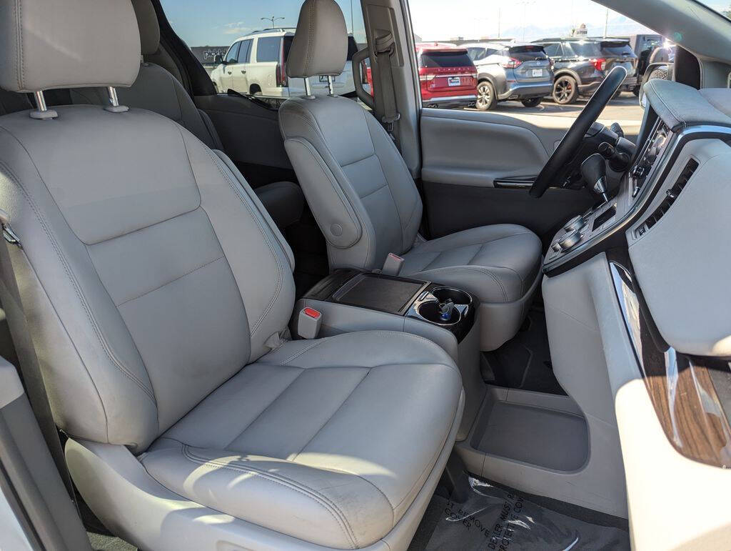 2019 Toyota Sienna for sale at Axio Auto Boise in Boise, ID