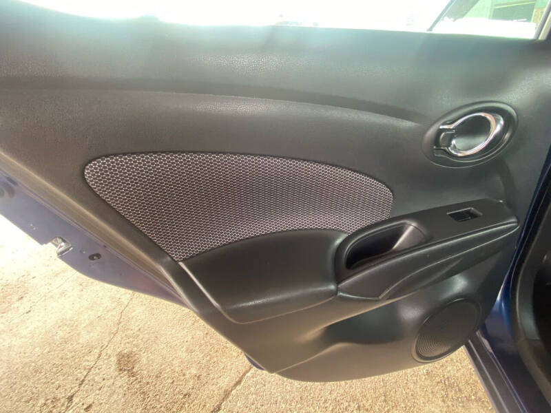 2019 Nissan Versa SV