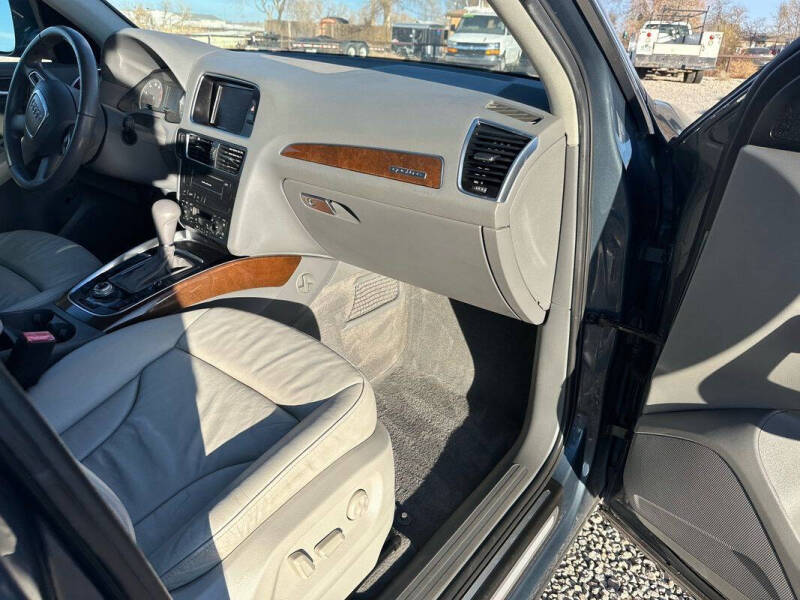 2011 Audi Q5 2.0T quattro Premium Plus