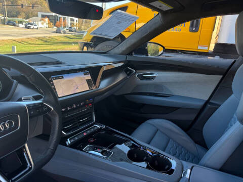 2024 Audi e-tron GT quattro Prestige