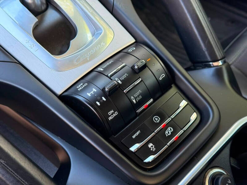 2016 Porsche Cayenne GTS