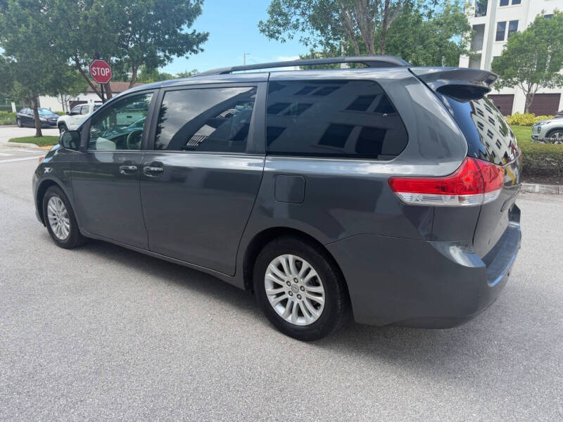 2011 Toyota Sienna XLE 8-Passenger