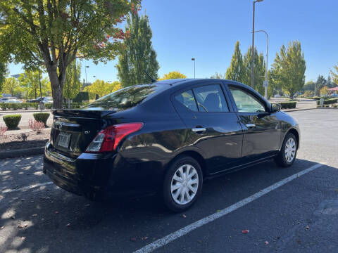 2018 Nissan Versa SV