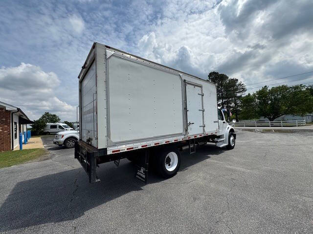 2017 Freightliner M2 106