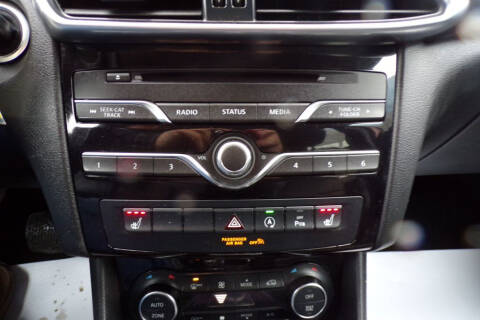 2017 Infiniti QX30 Premium