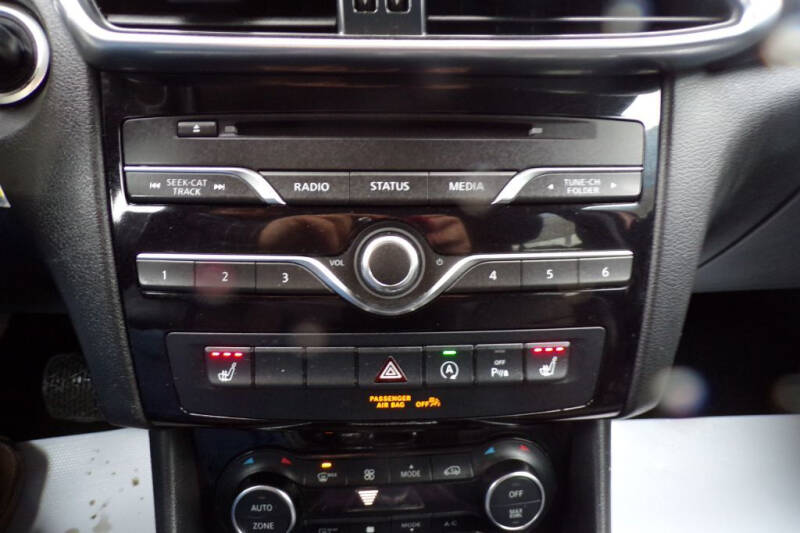 2017 Infiniti QX30 Premium
